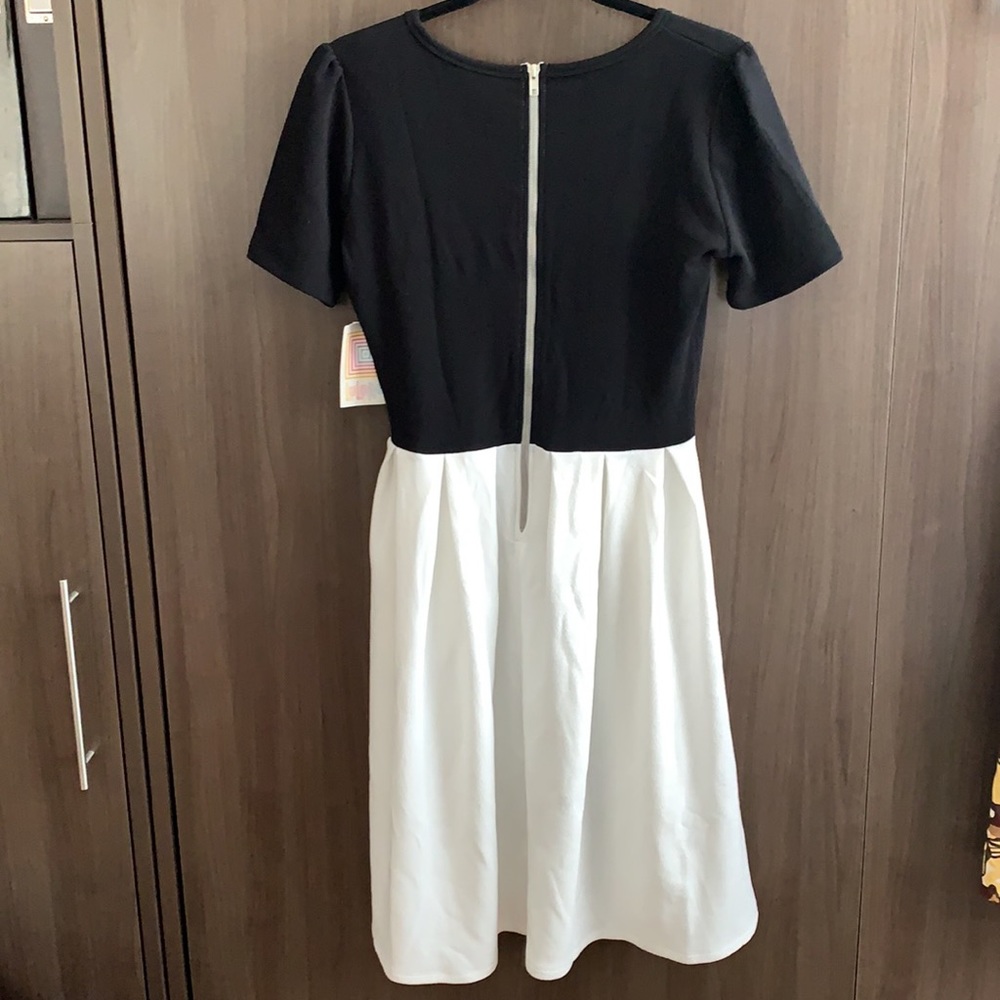 Lularoe Amelia - Picture 2 of 2